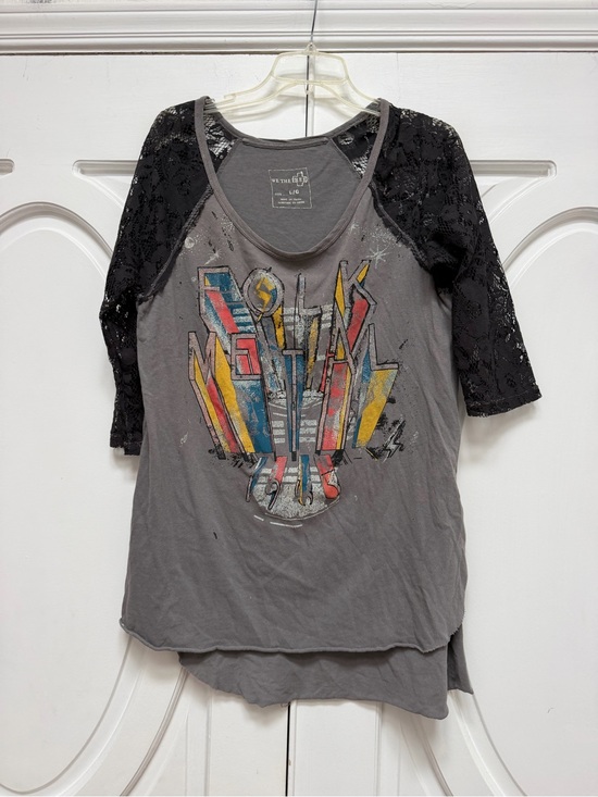 We The Free Tops - We The Free Gray Graphic Lace-Sleeve Raglan Top Folk Metal